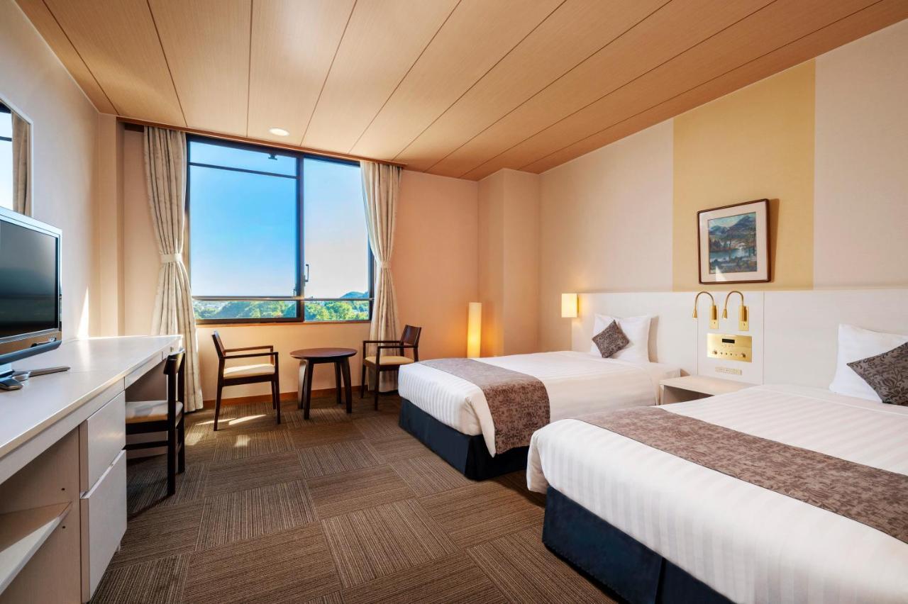 Kamenoi Hotel Ome Bagian luar foto