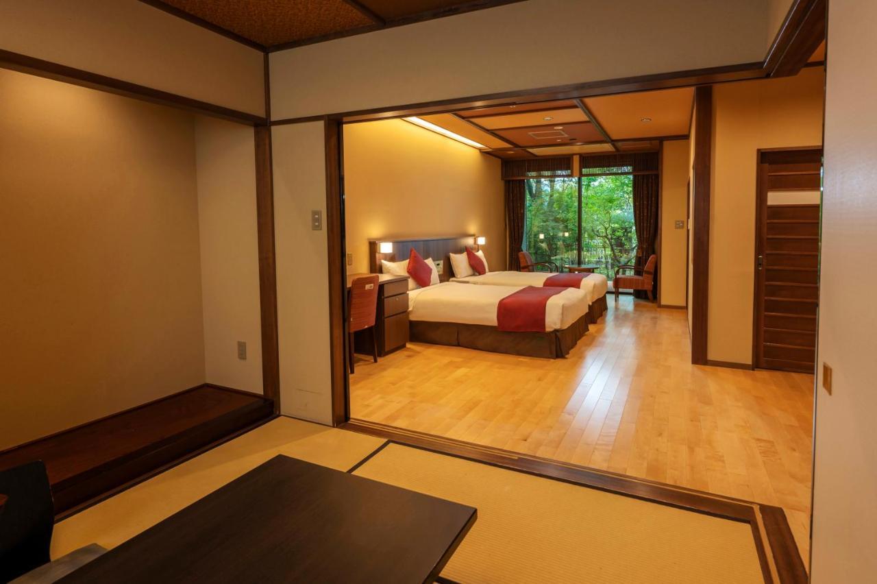 Kamenoi Hotel Ome Bagian luar foto